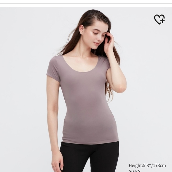 Uniqlo Tops - 💰3/$30UNIQLO Seamless top